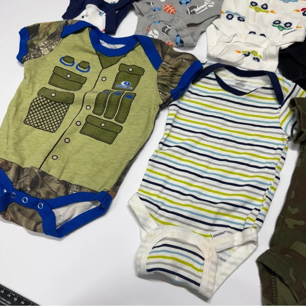 Assorted Baby Onesies Set 0-3m. 14pcs.